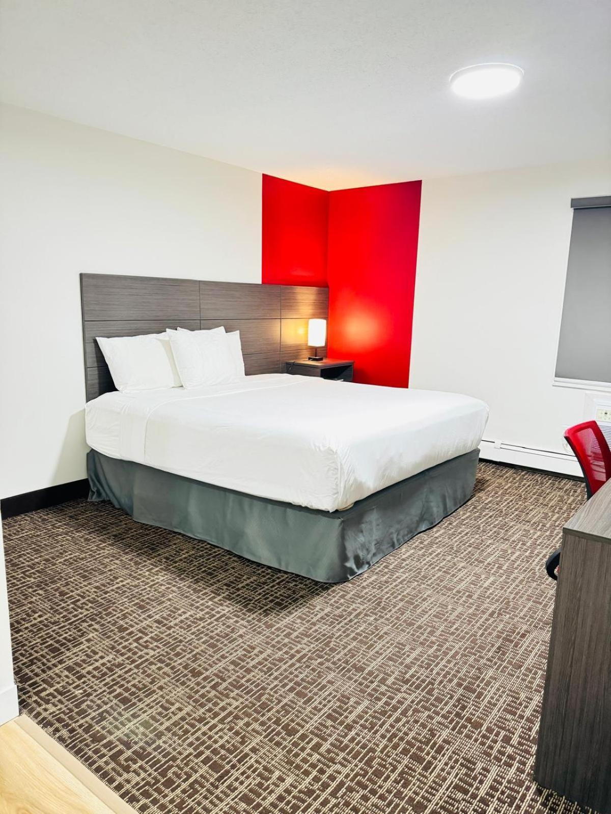 Ramada By Wyndham Dawson Creek Hotel Kültér fotó
